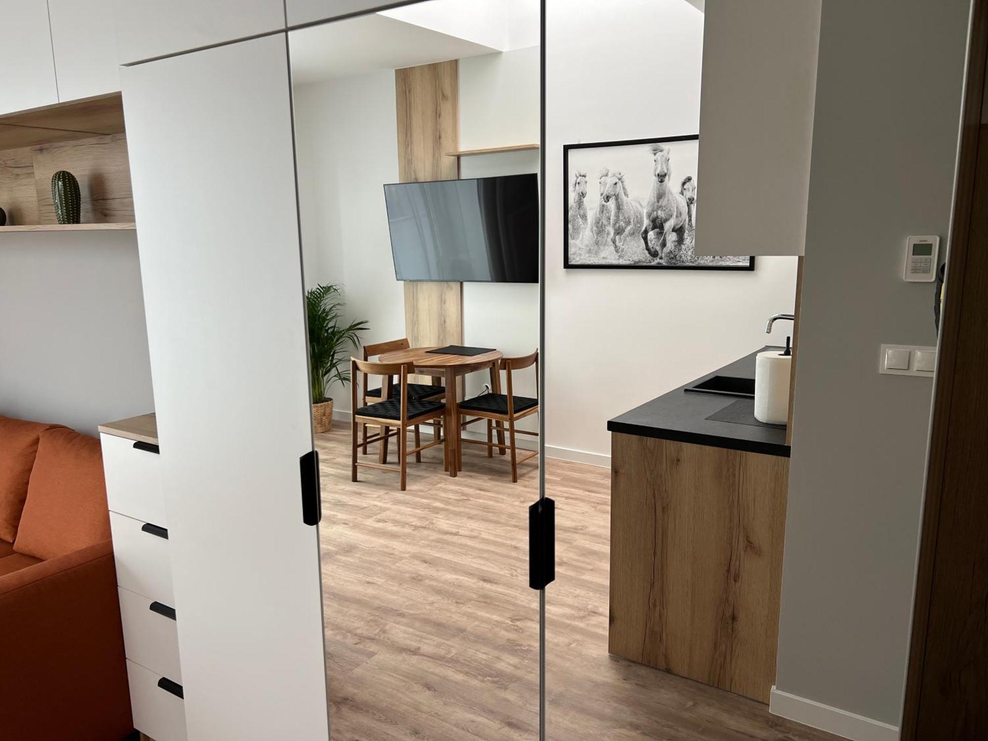 - Zwycieska Free Garage Apartament